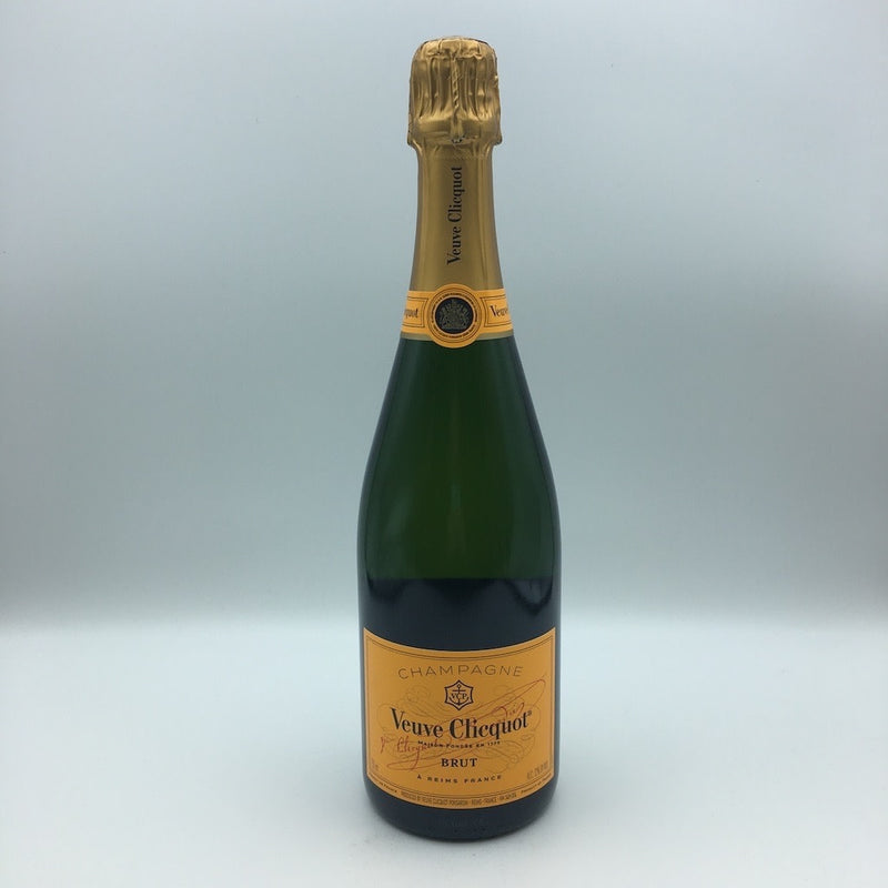 Veuve Clicquot Brut Yellow Label Champagne (750 ml)